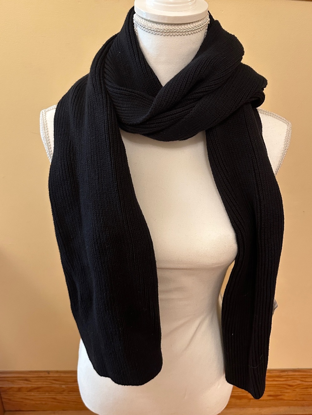 Levi’s 100% cotton Black Ribbed Knit winter Scarf - Women Accessories